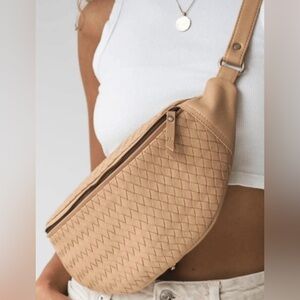 Mandrn Leather Sling Bag